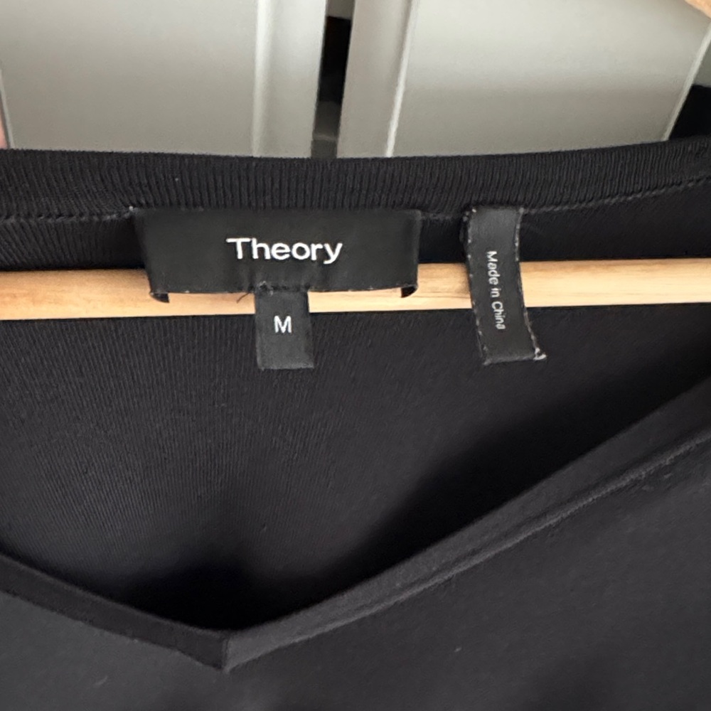 Theory Elegant Black Long Sleeve V-Neck Top
